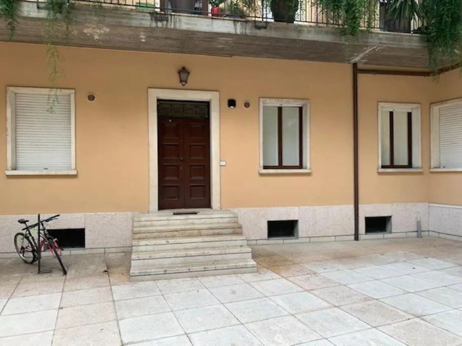 Agli Archi Dell\'Arena contacts